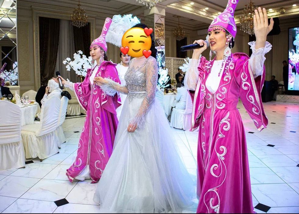 Платье на той, узату