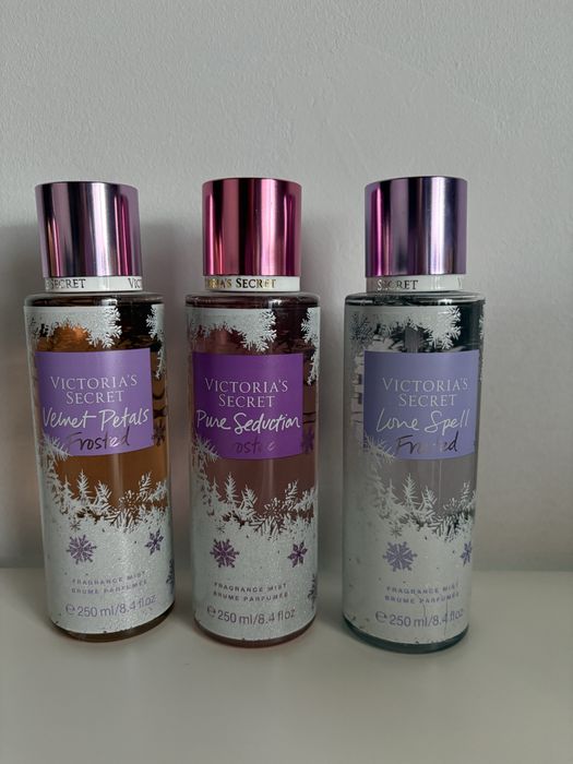 Spray de corp VS simplu sau shimmer