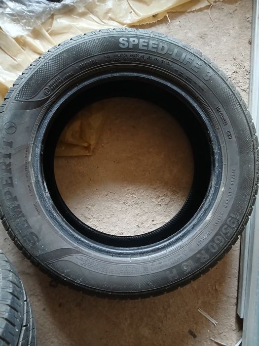 Летни гуми 15цола Semperit 195/60/15-6.5мм-грайфер 2020година