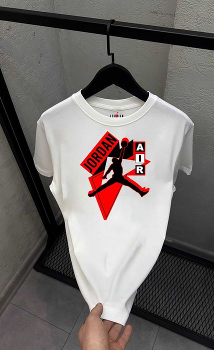 Jordan тениски ново