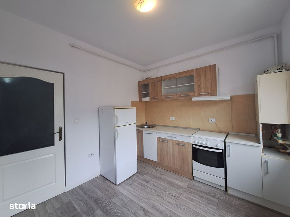 Apartament cu o camera, balcon, zona Florilor