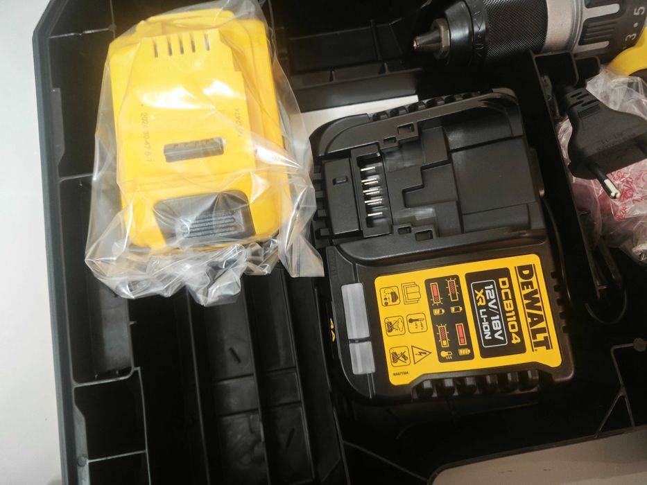 Bormasina Dewalt pe batería