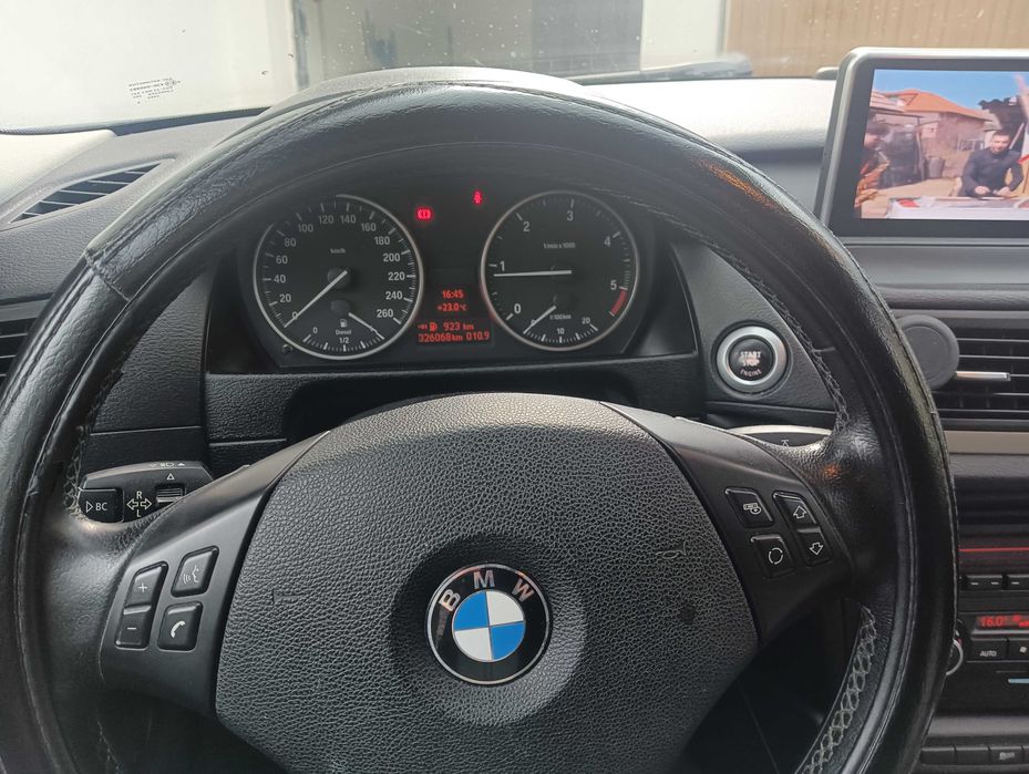 BMW X1 2011 — imagine 2
