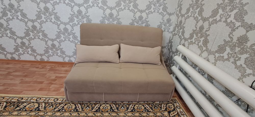 Продам диванчик состояние новое