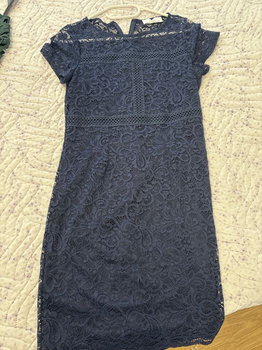 Придавам официални рокли