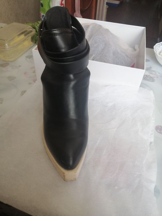 Продаю полуботинки