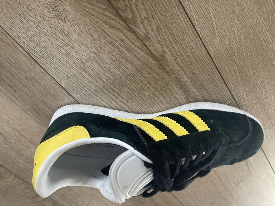 papuci adiddas gazelle culoare editie limitata