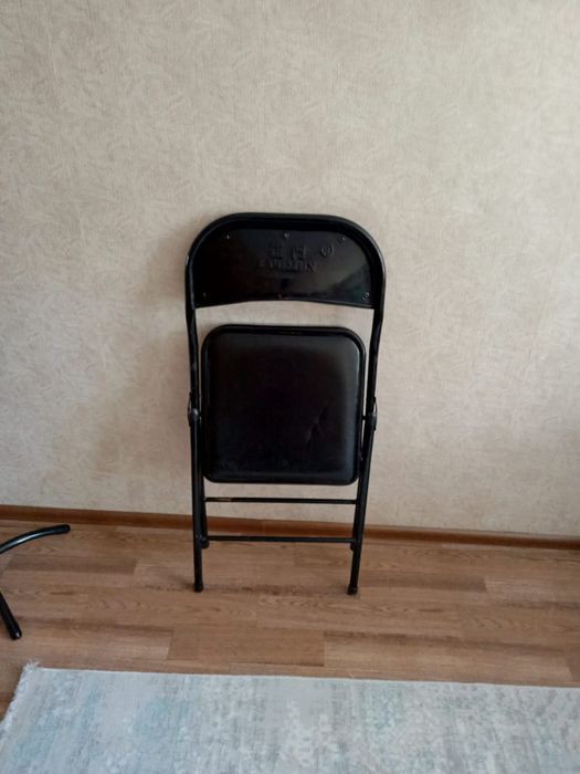 Продам 4 стула за 13 тыс