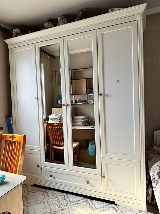 Спальный гарнитур