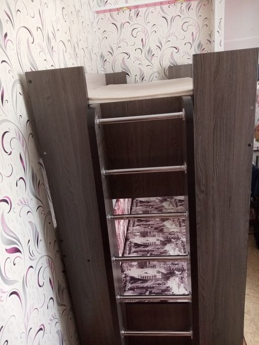 Продам двухъярусную диван кровать
