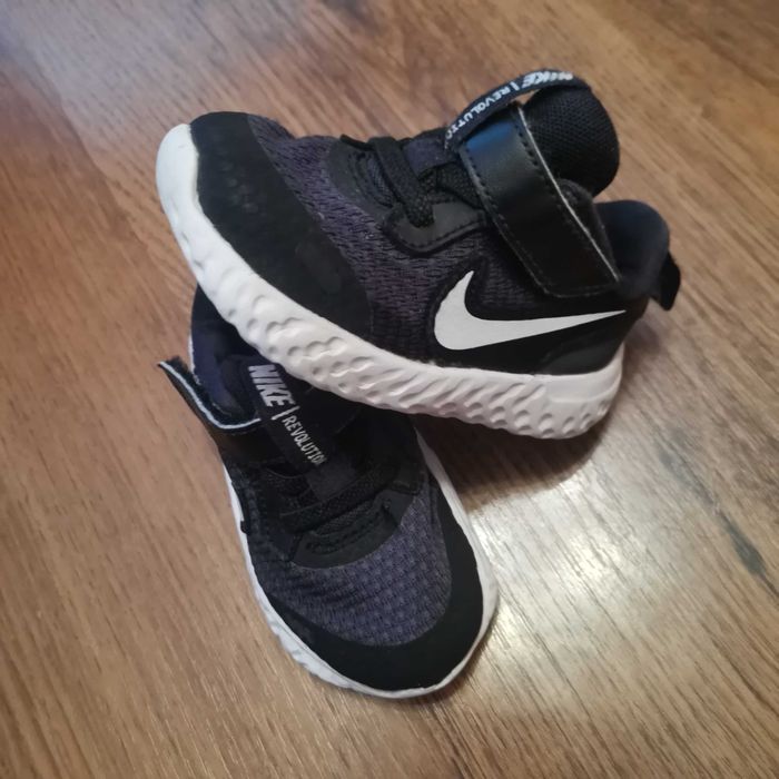 NIKE Маратонки 21 номер