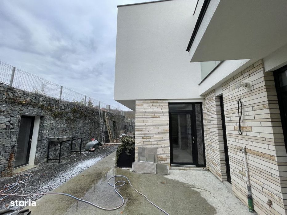 Casa insiruita DE LUX cu 4 cam/120mp! TERASA PANORAMICA! Str. Voronet!