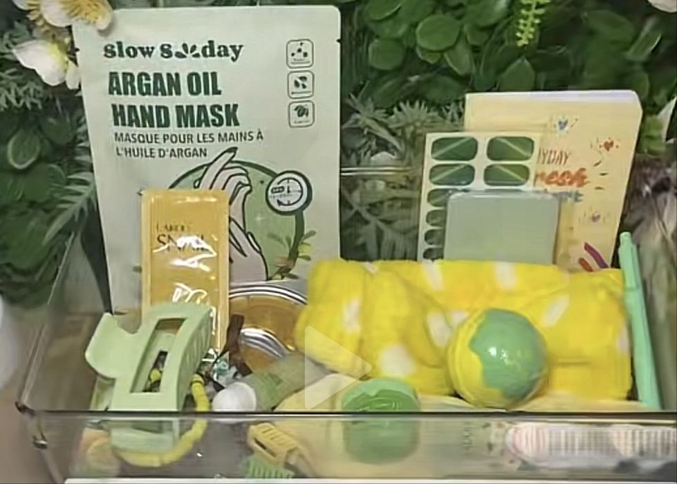 Подарочные боксы новогодние