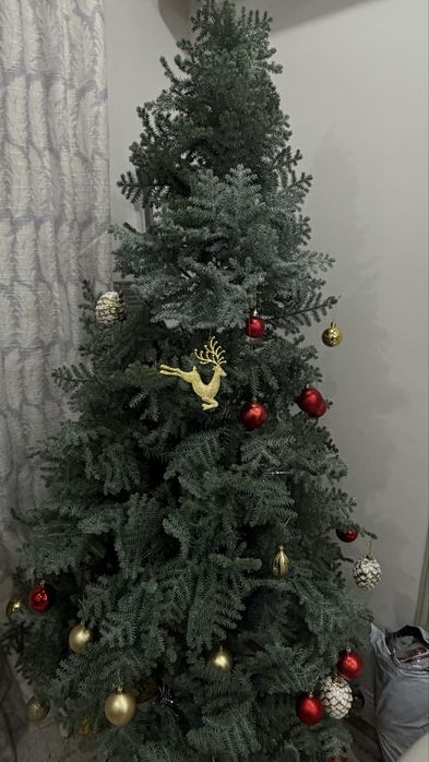 Продам елку красивую