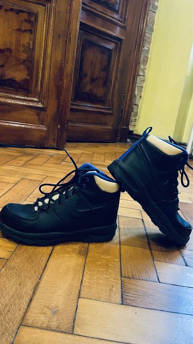 Papuci Nike Mano Piele Mar 36