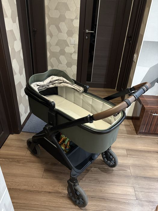 Продам коляску TOMIX Mirage 3 в 1