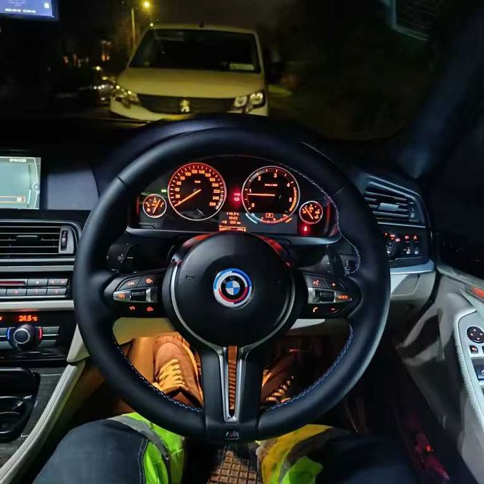 Нов кожен спортен волан за BMW (М пакет / Flat Bottom)