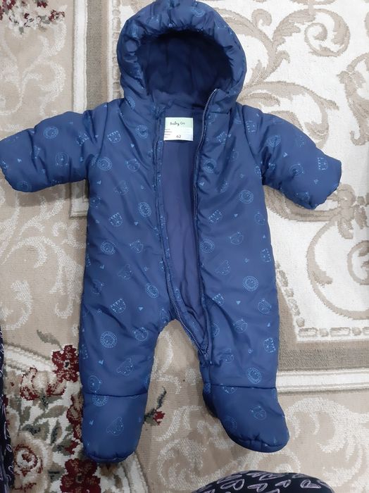 Продам детский комбенизон хорошего качества.