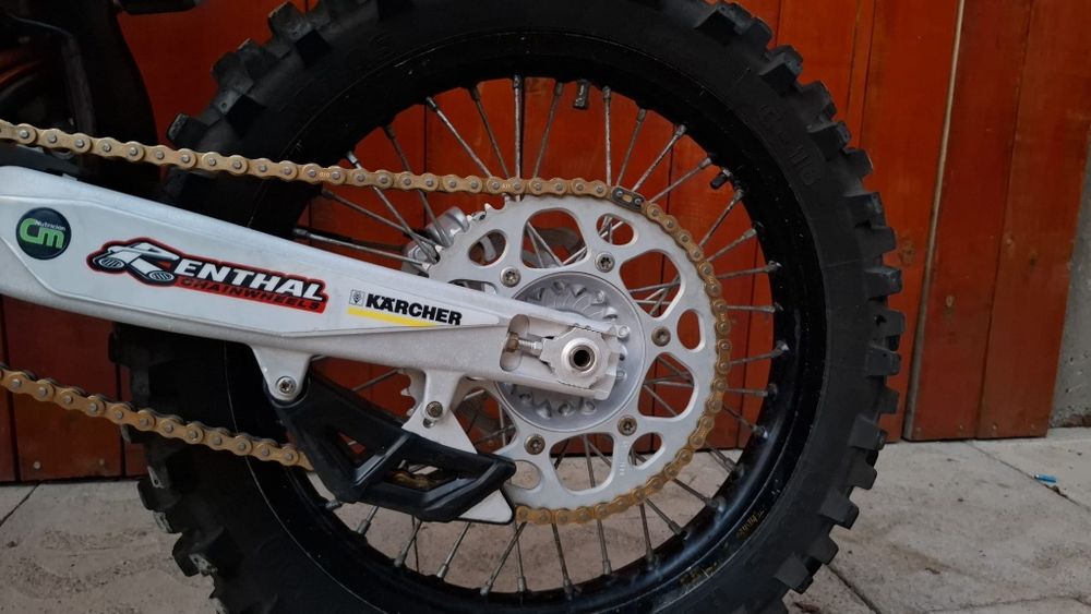KTM SX-125cc 2T.