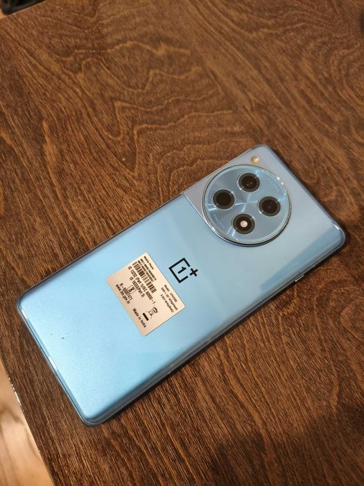 Смартфон OnePlus 12R