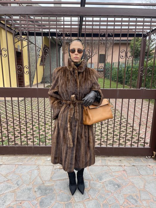 Haina lunga  din blana natural de vizon maro