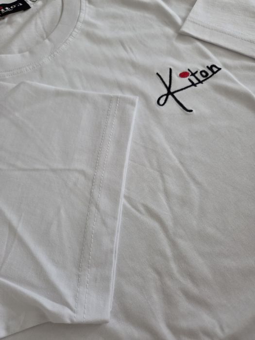 Tricou alb Kiton cu imprimeu brodat