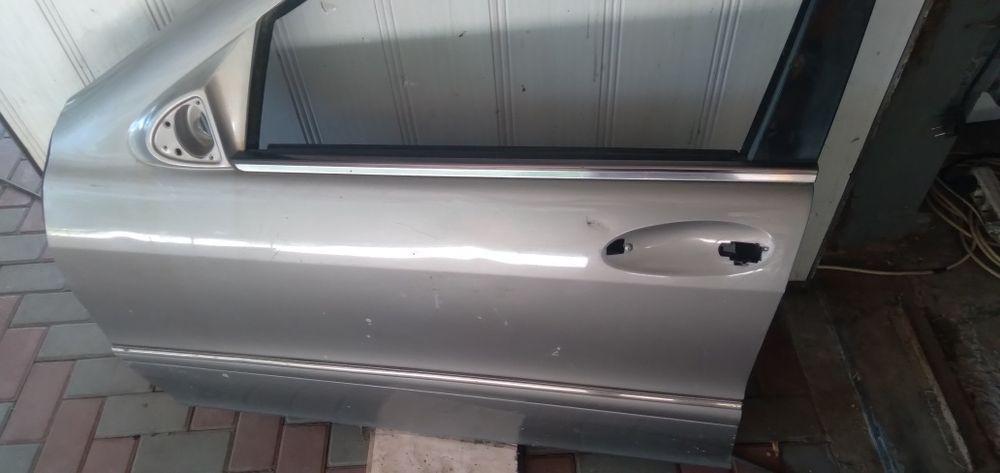 Дверь Mercedes-Benz s220