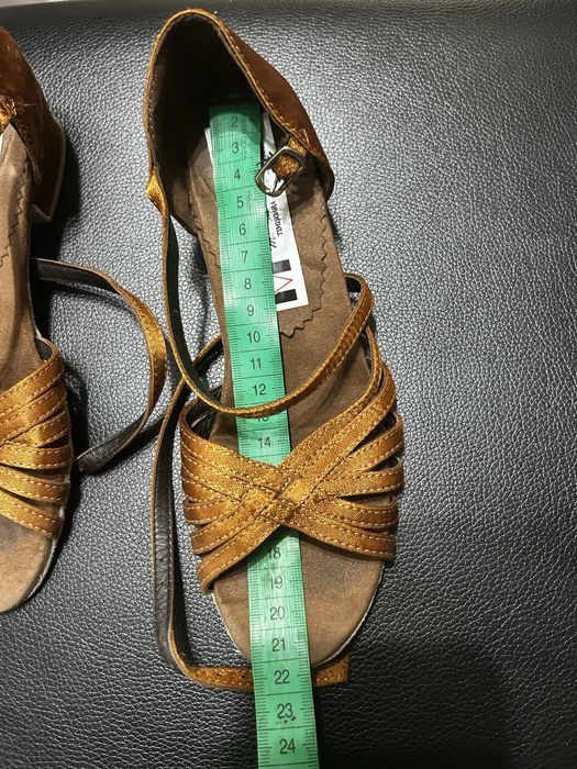 Pantofi dans sportiv 21.5 cm (aproximayiv marimea 32)