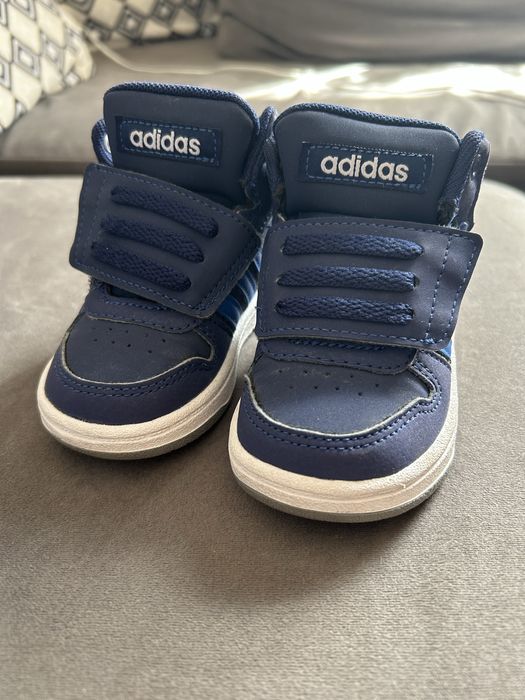 Детски маратонки adidas 19 номер