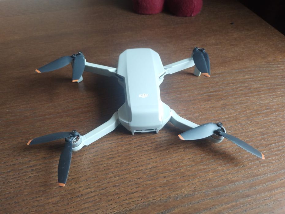 Drona DJI Mini SE