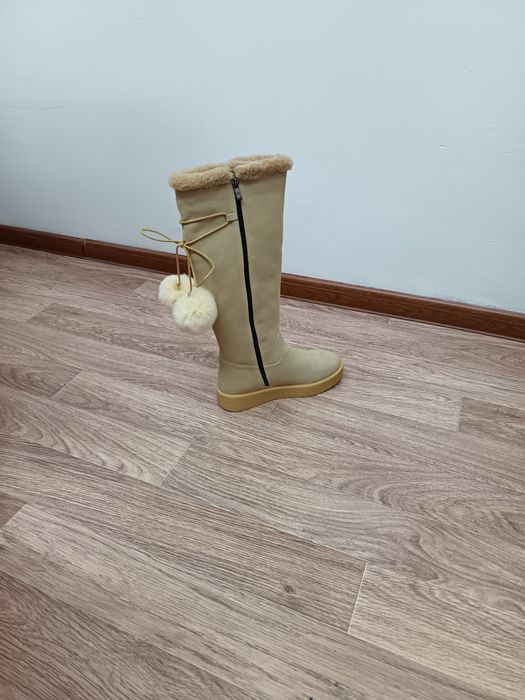 Продам  женские сапоги