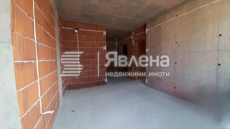 Продава се Тристаен апартамент в София, Овча купел - 131 кв.м за 1869 €/кв.м - Снимка #2