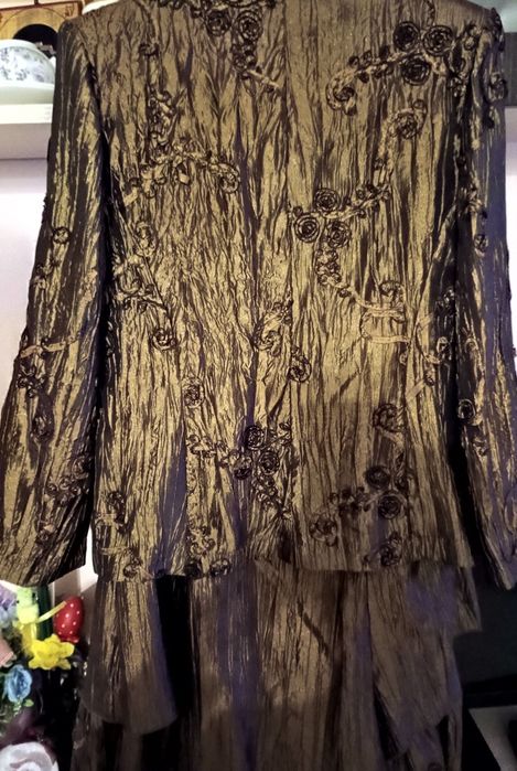 Супер официален дамски костюм,цвят кафяв хамелеон