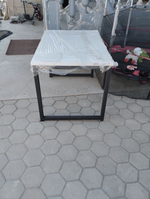 Продам стол новый