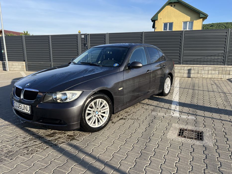 Vand E90 318D distributia in fata in stare perfecta de functionare.