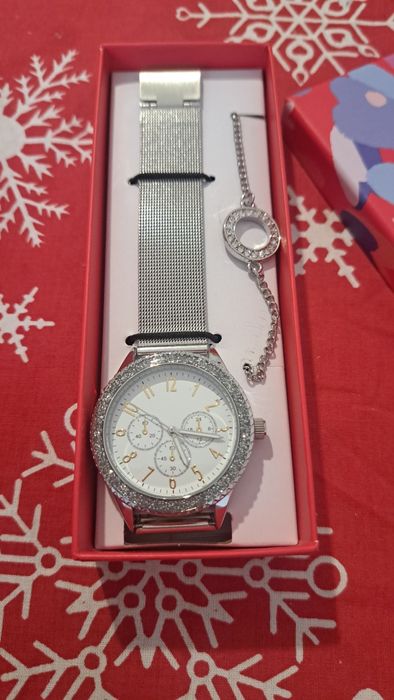 Часовник и гривна Ейвън /Avon