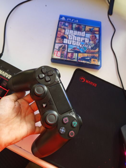 PlayStation 4 много запазен без никакви забекежки