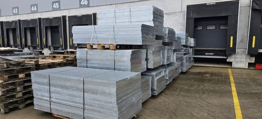 Grătare și trepte zincate pentru scări și rigol