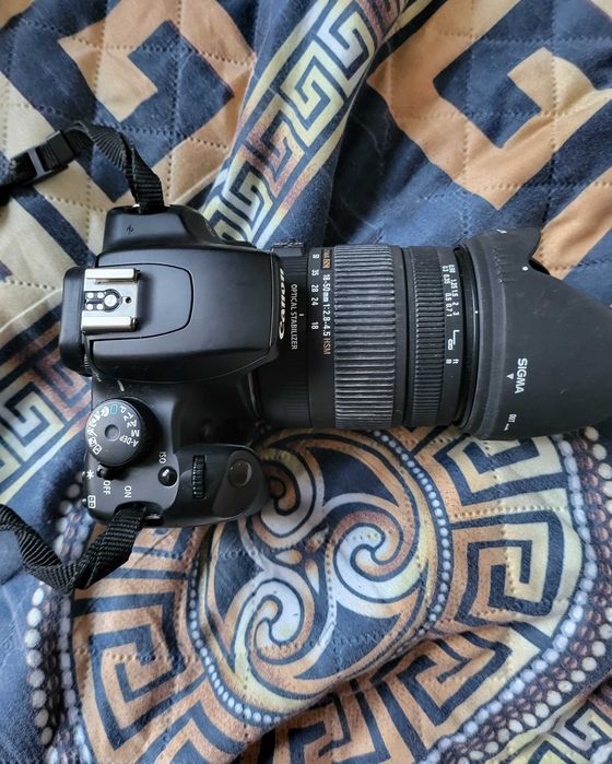 Canon 1000D 18-50mk 1:2:8-4-5HSM