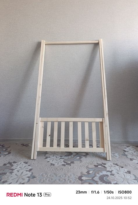 Продам вешалка напольная