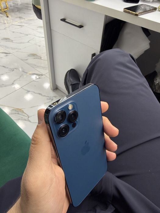 Продается iPhone 12 Pro Max 256 gb Blue