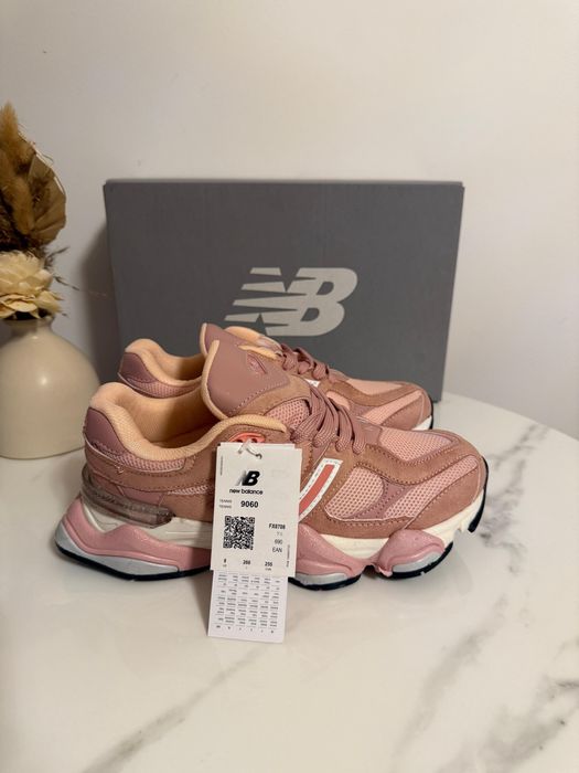 Adidasi New Balancr 9060 Roz
