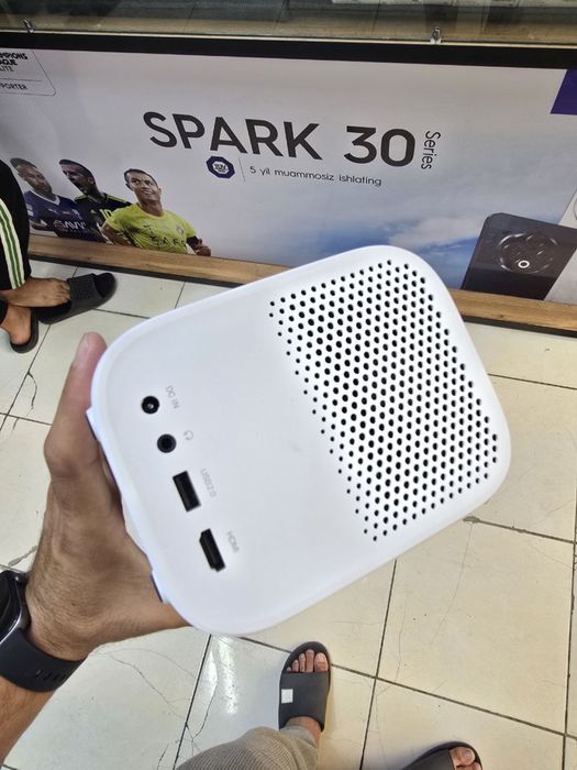 Mi smart projector 2