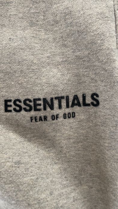 pantaloni lungi essentials