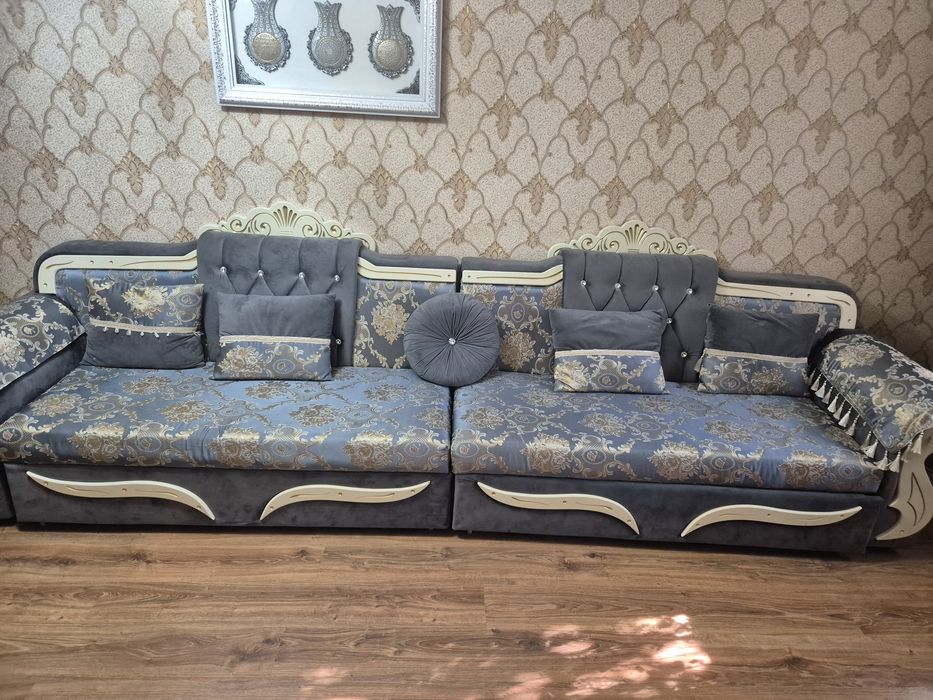 Срочно продам диван
