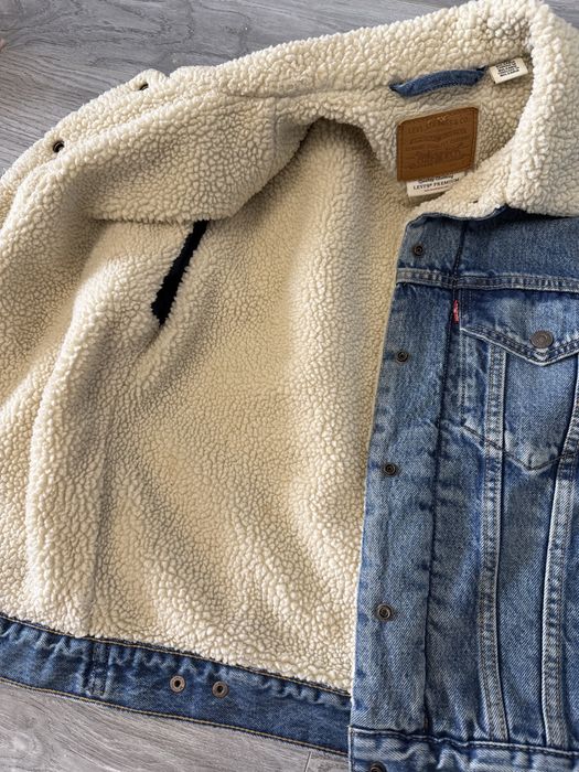 Levi's куртка джинсовая женская