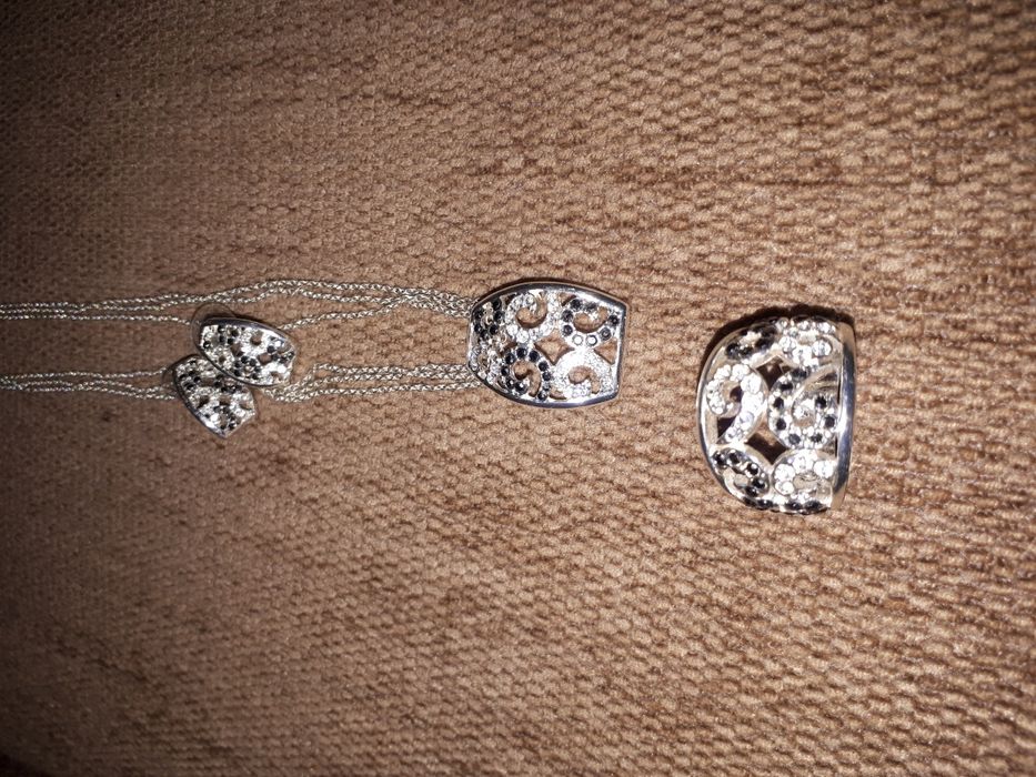 Продаю украшения. Колье, кольцо, серьги