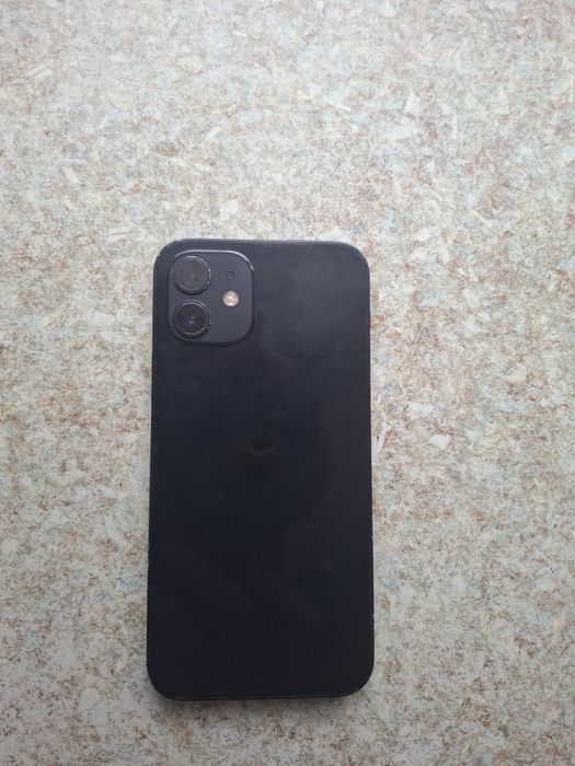 iPhone 12, продаю