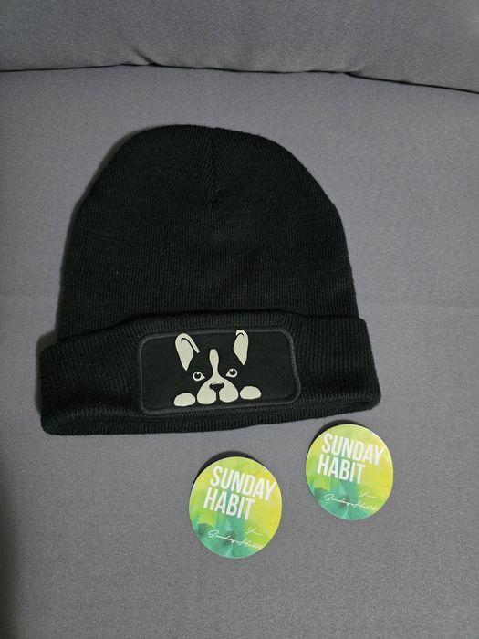 Sunday Habit светеща шапка,несесер и стикери