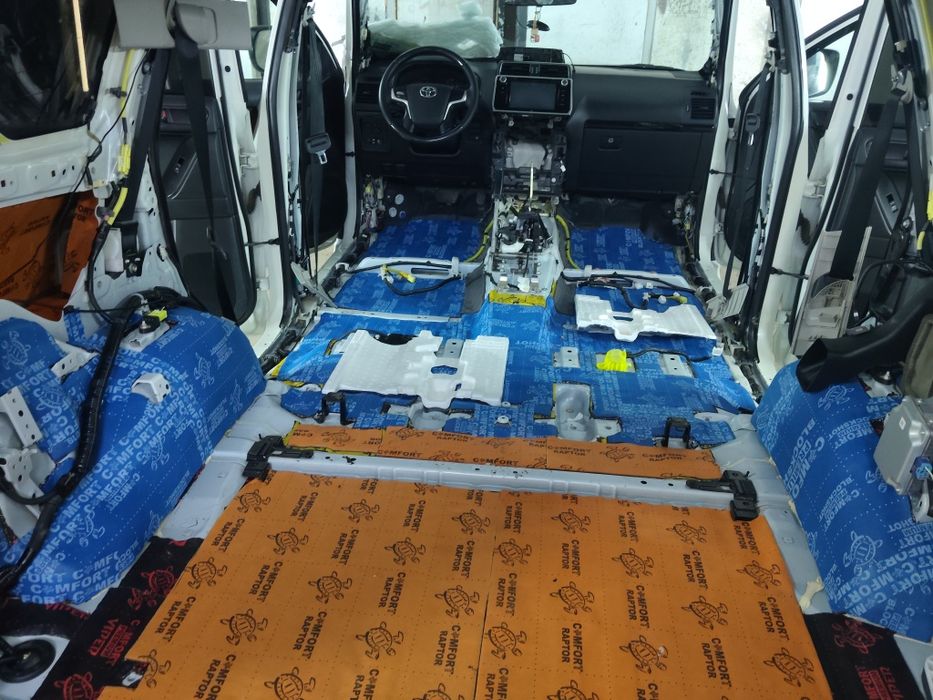 Шумоизоляция салона автомобиля.